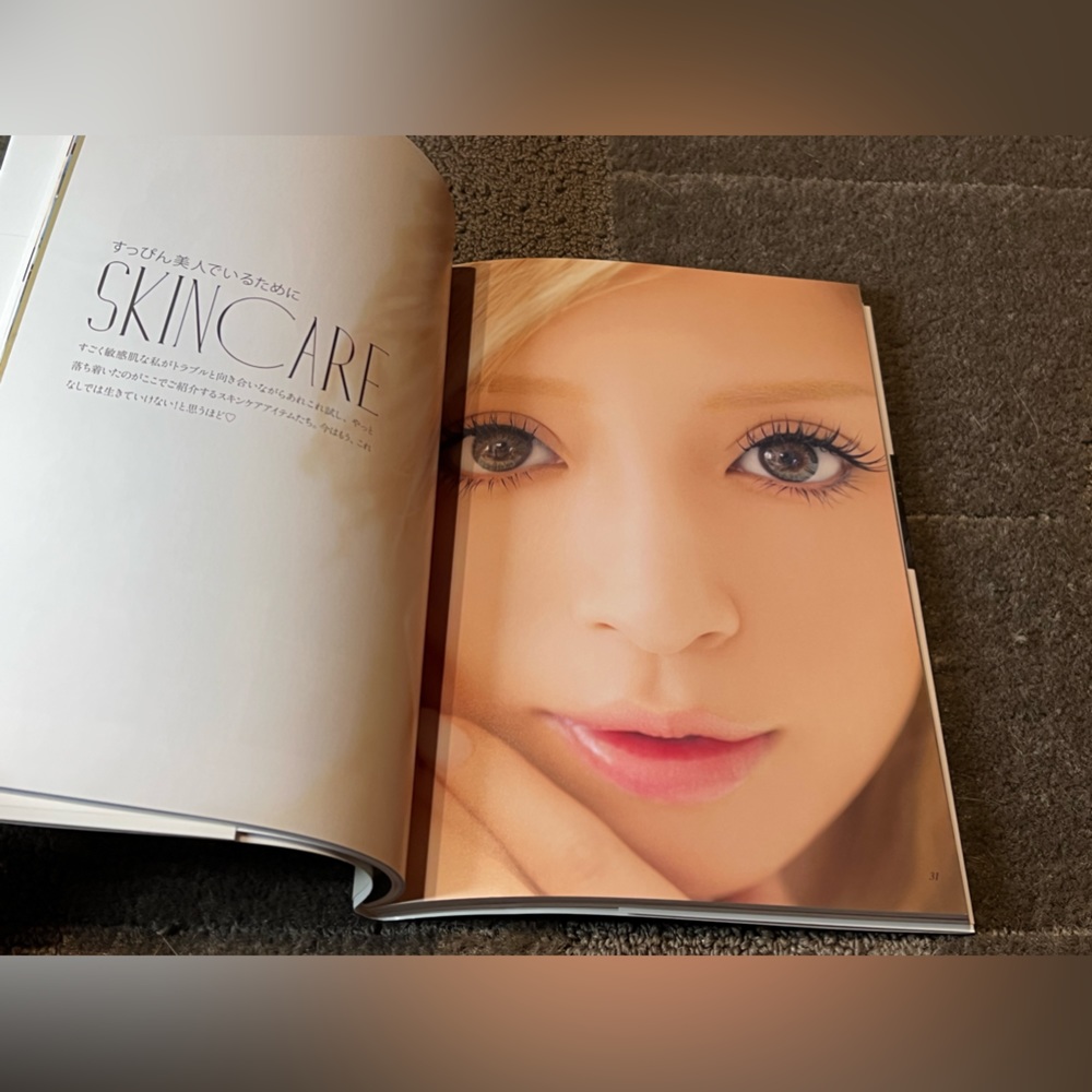 Ayu Lifestyle Book Ayu Hamasaki Japanese Singer Actress Model J-Pop Music Japan - Picture 9 of 16